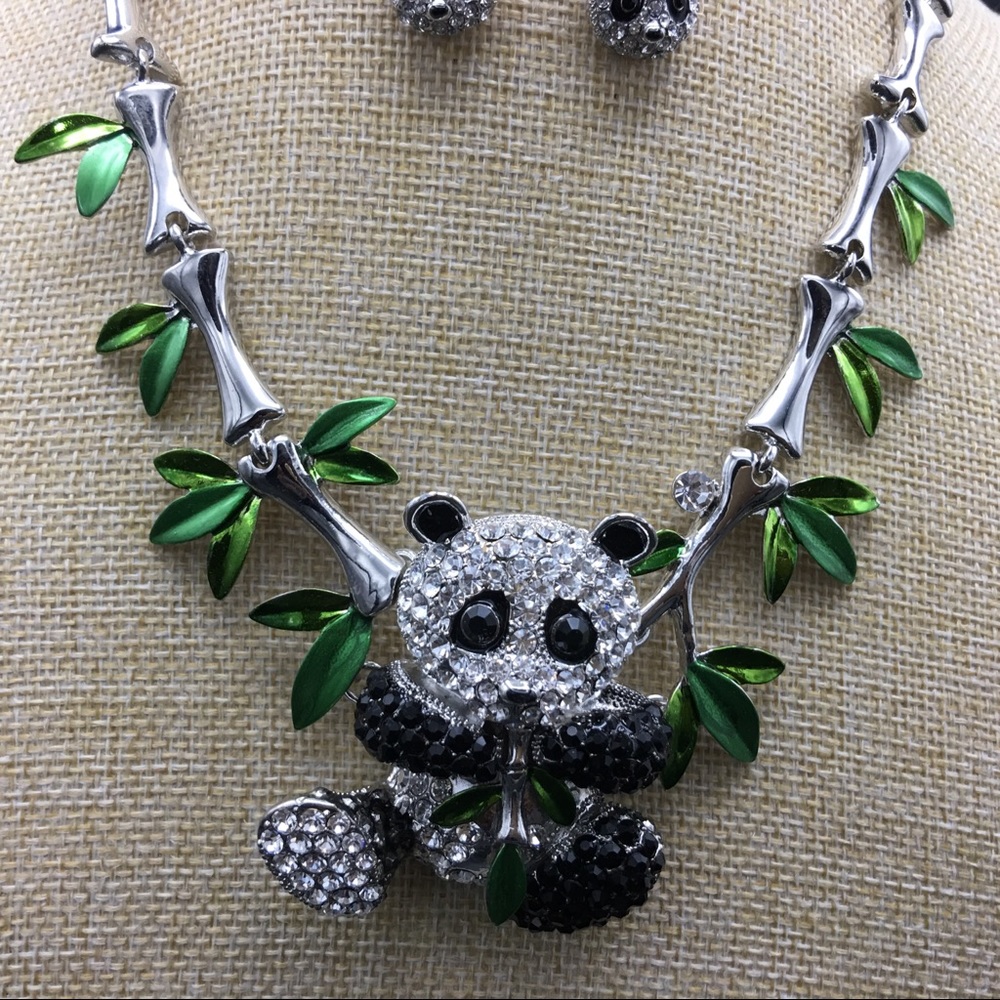 ๐ Silver Bamboo And Rhinestone Panda Necklace - Picture 4 of 6